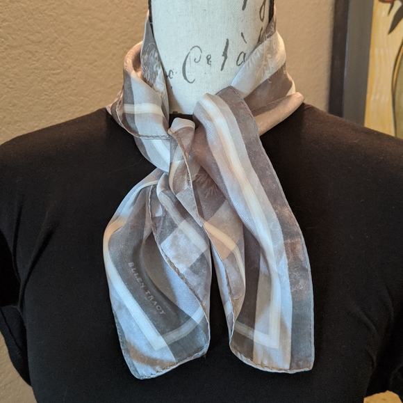 Ellen Tracy Scarf - Picture 1 of 6